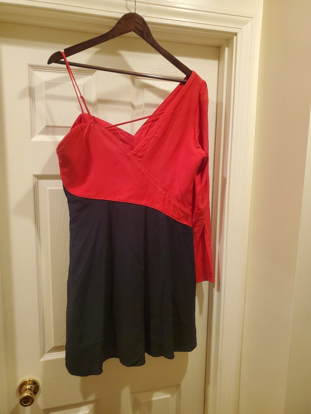 NWT FARM Rio Red Bicolor One-Shoulder Mini Dress size Large Red & Black Heart - Picture 7 of 7